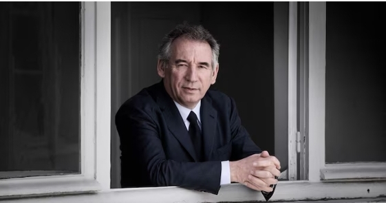 François Bayrou premier ministre : la gauche s’indigne, le RN annonce qu’il ne censurera pas «a priori» ce gouvernement